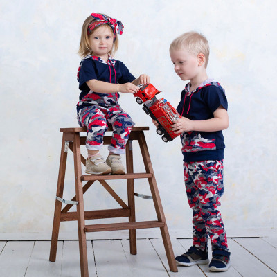 Штаны с карманами красно-синие