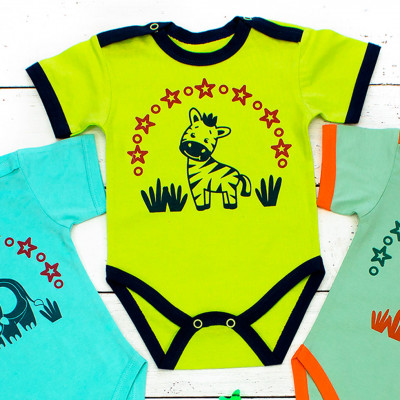 Боди детское салатового цвета Сафари