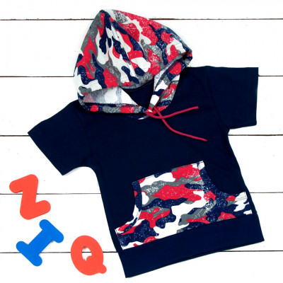 Кофта с капюшоном в военной тематике