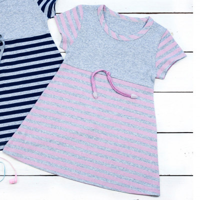 Трикотажное платье в розовую полоску