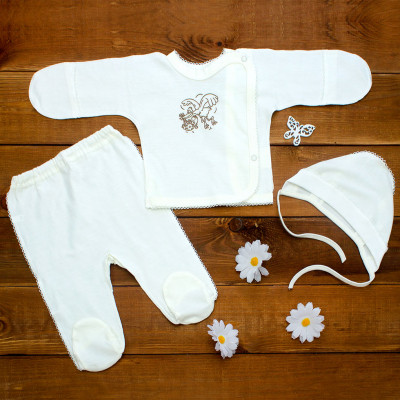 Ползунки, чепчик и распашонка набор белый