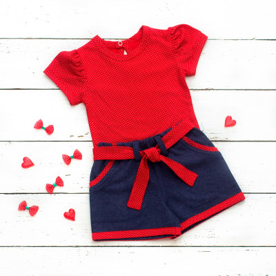 Костюм для девочки с шортами