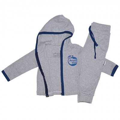 Спортивный для мальчика костюм