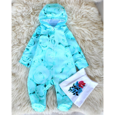 Комбинезон с шапкой ярко-голубого цвета