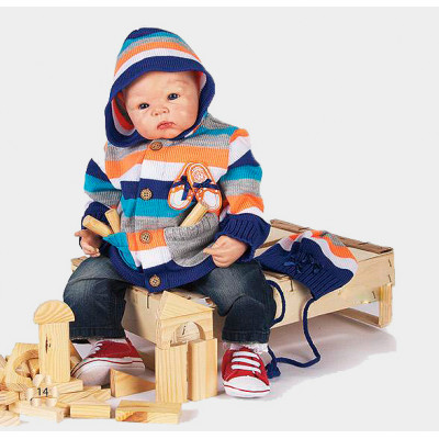 Кофта детская с капюшоном и в комплекте с шапкой, с нашивкой "Ботинки"