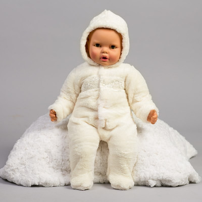 Белый махровый комбинезон с рюшью