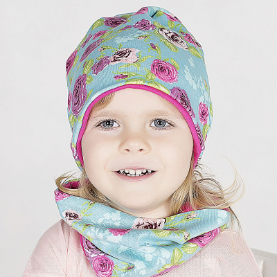 Шапка с цветами бирюзовая