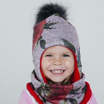 Шапка с помпоном на завязках