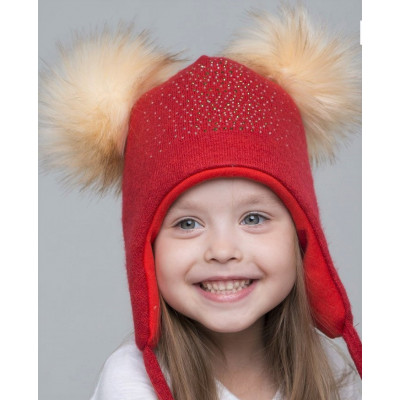 Зимняя шапка с помпонами