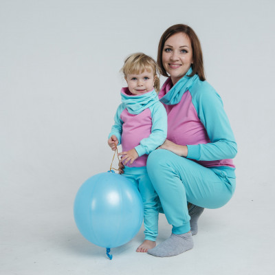 Спортивный для девочки костюм