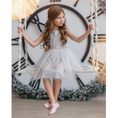 Детское платье серебристого цвета