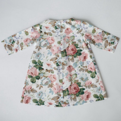 Расклешенное платье с розами