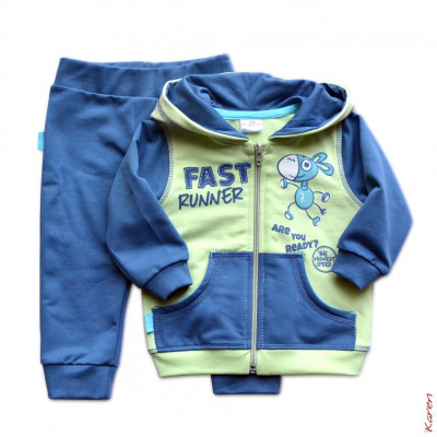 Костюм спортивный в зеленом цвете