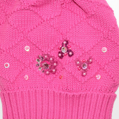 Зимняя шапка бини с декором