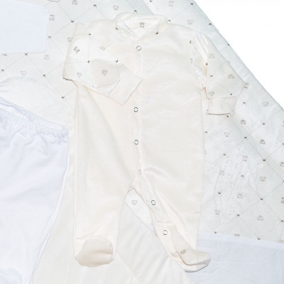 На выписку набор из 7 предметов