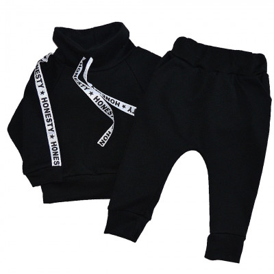 Спортивный костюм черного цвета