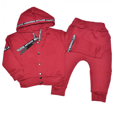 Бордовый спортивный костюм с капюшоном