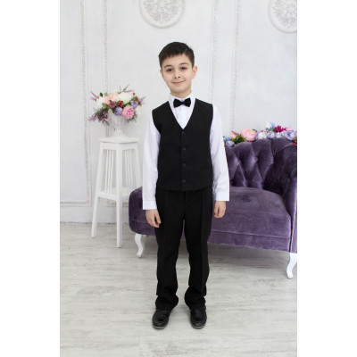 Черный костюм с жилетом