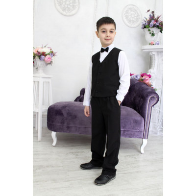 Черный костюм с жилетом