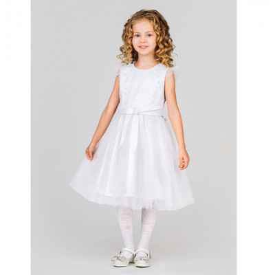 Платье белое с кружевом