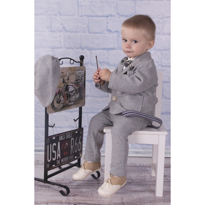 Трикотажный комплект серого цвета