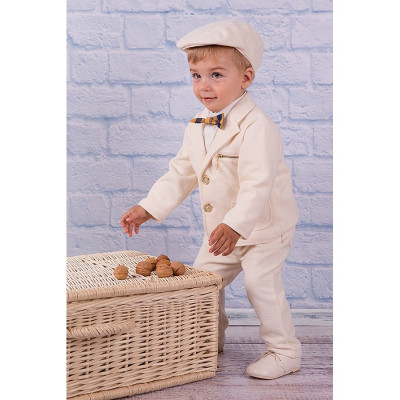 Трикотажный комплект молочного цвета