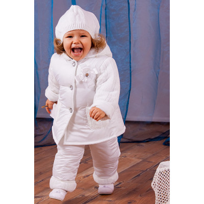 Утепленный белый зимний костюм для девочки
