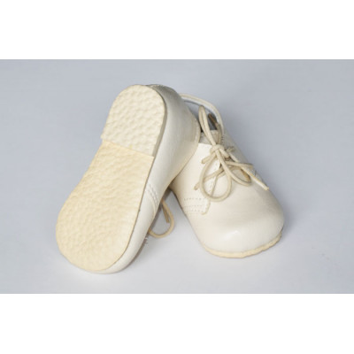 Детские ботинки бежевого цвета